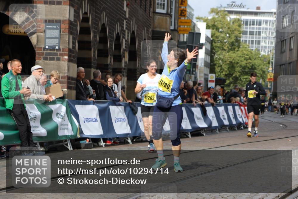 13.09.2026 - 21. swb-Marathon Bremen Strokosch-Dieckow http://msf.ph/oto/10294714 13.09.2026 11:21:27 Ziel 11104, 11821 meine-sportfotos.de
