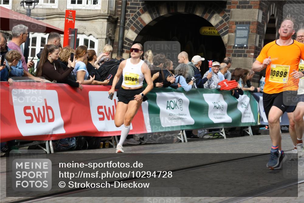 13.09.2026 - 21. swb-Marathon Bremen Strokosch-Dieckow http://msf.ph/oto/10294728 13.09.2026 10:47:32 Ziel 10319, 10744, 10898, 11060, 11187, 11269, 11462, 11650, 11651, 11814, 12048, 12298, 12415, 12470, 13528, 13545, 13589, 13613, 10172, 10210, 10223, 10393, 10592, 10594, 10860, 11018, 11130, 11634, 11809, 11894, 12077, 12318, 12547 meine-sportfotos.de