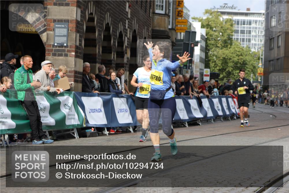 13.09.2026 - 21. swb-Marathon Bremen Strokosch-Dieckow http://msf.ph/oto/10294734 13.09.2026 11:21:28 Ziel 11104, 11821 meine-sportfotos.de