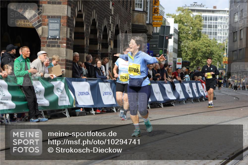 13.09.2026 - 21. swb-Marathon Bremen Strokosch-Dieckow http://msf.ph/oto/10294741 13.09.2026 11:21:28 Ziel 11104, 11821 meine-sportfotos.de