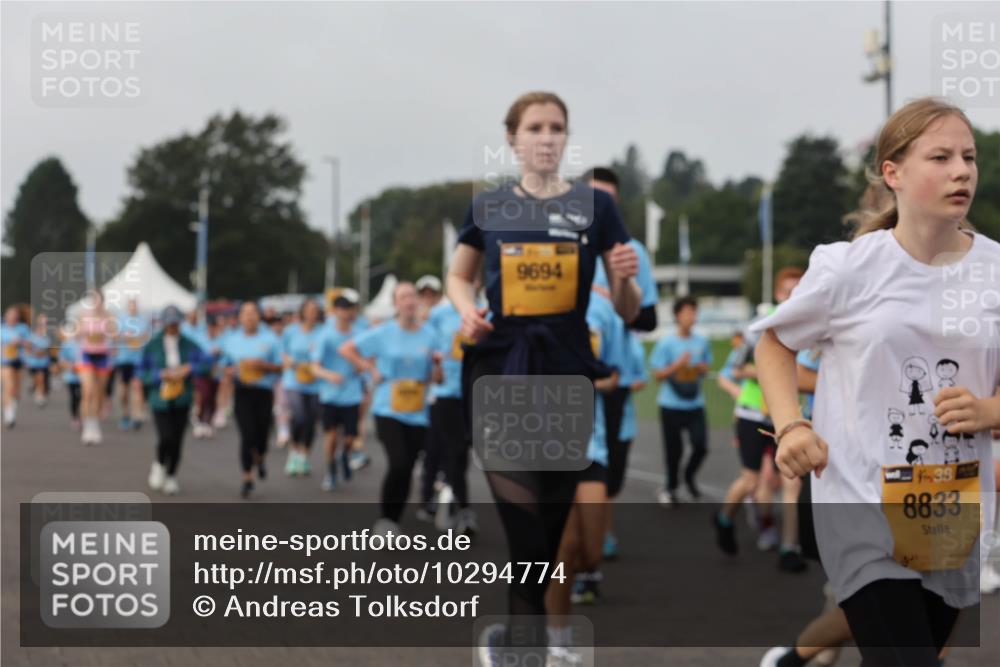 13.09.2026 - Kiel Lauf Andreas Tolksdorf http://msf.ph/oto/10294774 13.09.2026 09:27:58 Kiellinie 9694, 439, 8833 meine-sportfotos.de