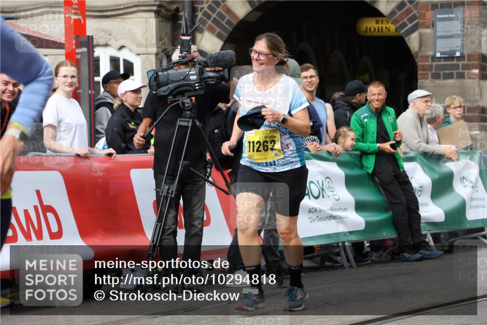 13.09.2026 - 21. swb-Marathon Bremen Strokosch-Dieckow http://msf.ph/oto/10294818 13.09.2026 11:21:31 Ziel 11780, 11104 meine-sportfotos.de