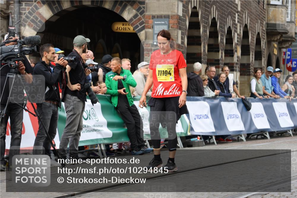 13.09.2026 - 21. swb-Marathon Bremen Strokosch-Dieckow http://msf.ph/oto/10294845 13.09.2026 11:21:45 Ziel 11262, 11780, 11821, 11639, 12211 meine-sportfotos.de