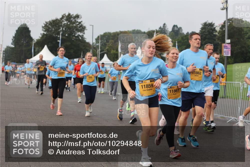 13.09.2026 - Kiel Lauf Andreas Tolksdorf http://msf.ph/oto/10294848 13.09.2026 09:28:06 Kiellinie 9384, 830, 11859, 38, 11861, 1862 meine-sportfotos.de