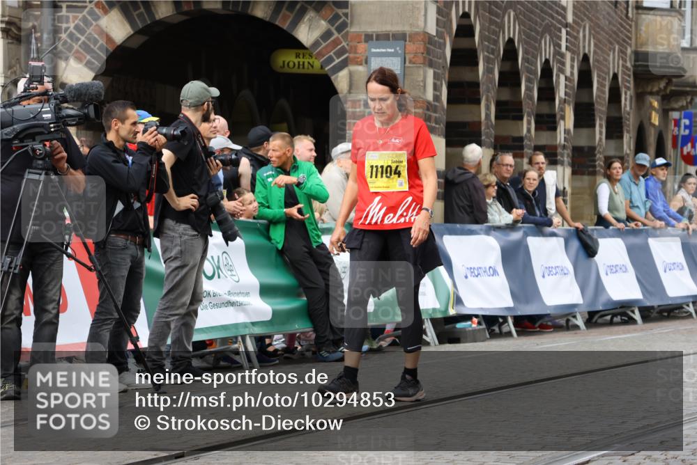 13.09.2026 - 21. swb-Marathon Bremen Strokosch-Dieckow http://msf.ph/oto/10294853 13.09.2026 11:21:45 Ziel 11262, 11780, 11821, 11639, 12211 meine-sportfotos.de