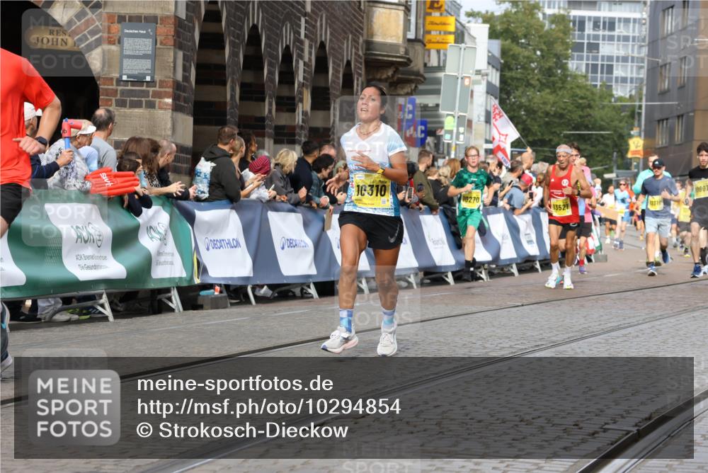 13.09.2026 - 21. swb-Marathon Bremen Strokosch-Dieckow http://msf.ph/oto/10294854 13.09.2026 10:47:35 Ziel 10189, 10319, 10744, 10898, 11187, 11269, 11462, 11650, 11651, 11814, 12048, 12195, 12298, 12415, 12470, 13528, 13545, 13589, 13613, 10172, 10210, 10393, 10592, 10594, 10860, 11018, 11634, 11809, 11894, 12077, 12547, 12558 meine-sportfotos.de