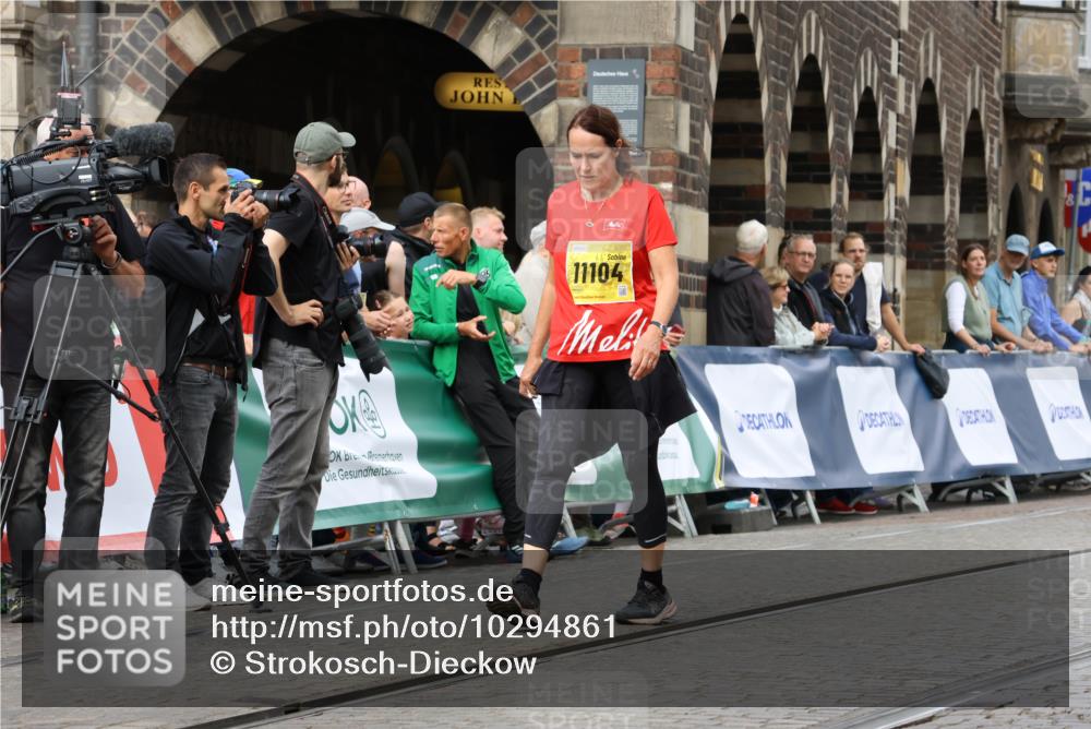 13.09.2026 - 21. swb-Marathon Bremen Strokosch-Dieckow http://msf.ph/oto/10294861 13.09.2026 11:21:45 Ziel 11262, 11780, 11821, 11639, 12211 meine-sportfotos.de