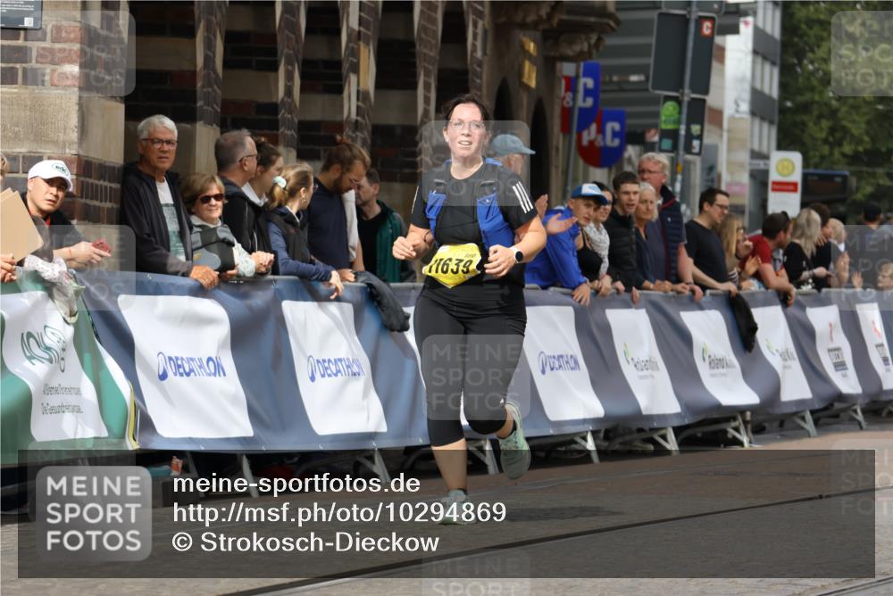 13.09.2026 - 21. swb-Marathon Bremen Strokosch-Dieckow http://msf.ph/oto/10294869 13.09.2026 11:21:58 Ziel 11104, 11821, 11698, 12157 meine-sportfotos.de