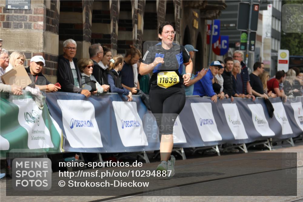 13.09.2026 - 21. swb-Marathon Bremen Strokosch-Dieckow http://msf.ph/oto/10294887 13.09.2026 11:21:58 Ziel 11104, 11821, 11698, 12157 meine-sportfotos.de