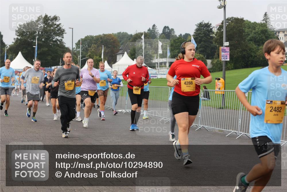 13.09.2026 - Kiel Lauf Andreas Tolksdorf http://msf.ph/oto/10294890 13.09.2026 09:28:10 Kiellinie 3735, 6732, 30, 3687, 100921, 3561, 1092, 38, 4288, 2, 2482 meine-sportfotos.de