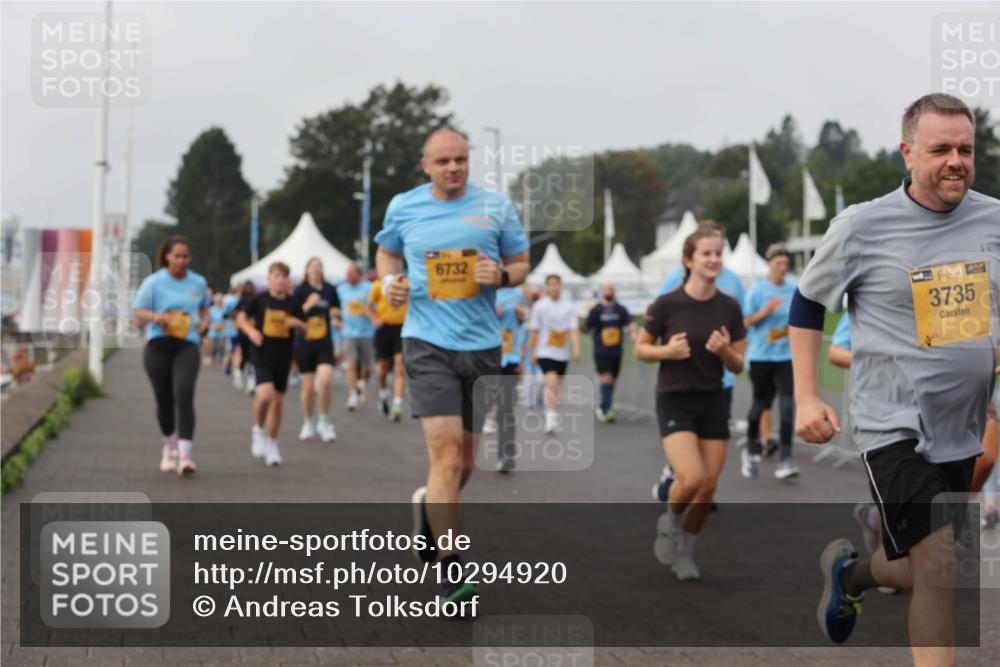 13.09.2026 - Kiel Lauf Andreas Tolksdorf http://msf.ph/oto/10294920 13.09.2026 09:28:14 Kiellinie 6732, 39, 3735 meine-sportfotos.de