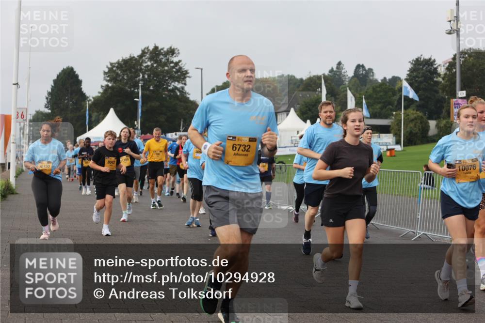 13.09.2026 - Kiel Lauf Andreas Tolksdorf http://msf.ph/oto/10294928 13.09.2026 09:28:14 Kiellinie 36, 10150, 8042, 11184, 38, 6732, 38, 10076 meine-sportfotos.de