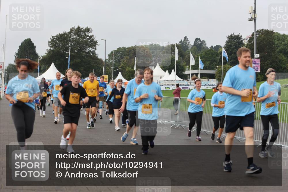 13.09.2026 - Kiel Lauf Andreas Tolksdorf http://msf.ph/oto/10294941 13.09.2026 09:28:16 Kiellinie 10150, 8042, 1713, 10200 meine-sportfotos.de