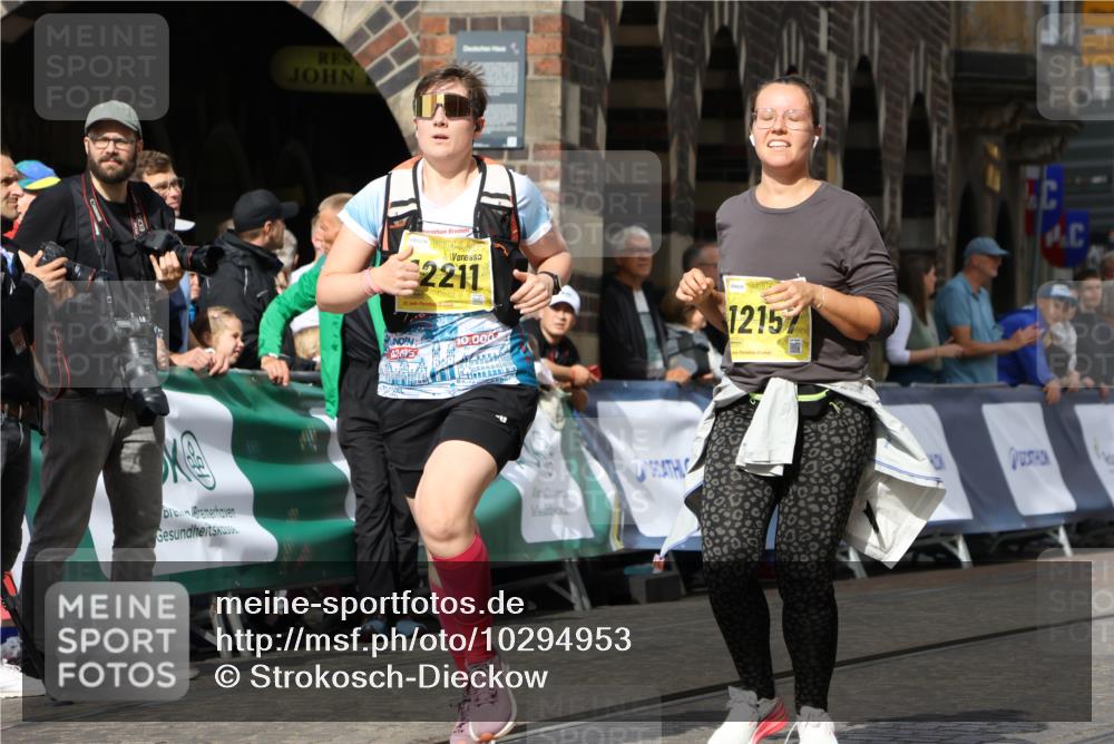 13.09.2026 - 21. swb-Marathon Bremen Strokosch-Dieckow http://msf.ph/oto/10294953 13.09.2026 11:22:08 Ziel 11104, 11639, 11423, 12444 meine-sportfotos.de