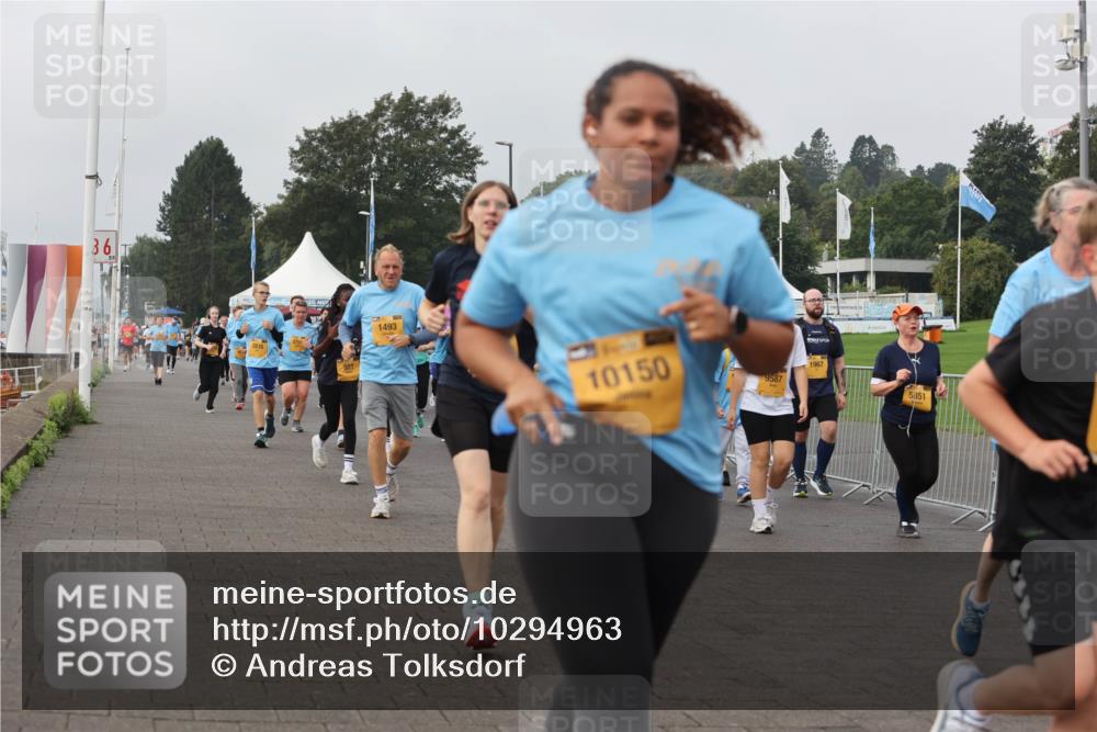 13.09.2026 - Kiel Lauf Andreas Tolksdorf http://msf.ph/oto/10294963 13.09.2026 09:28:18 Kiellinie 36, 1493, 10150, 9587, 1967, 5851 meine-sportfotos.de