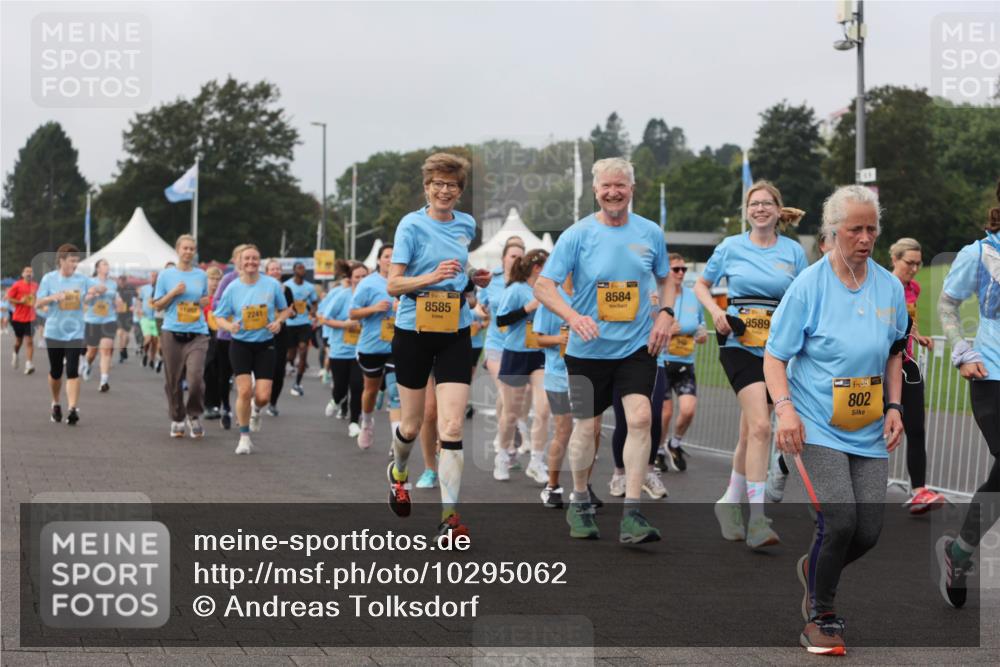 13.09.2026 - Kiel Lauf Andreas Tolksdorf http://msf.ph/oto/10295062 13.09.2026 09:28:31 Kiellinie 2241, 8585, 8584, 8589, 802 meine-sportfotos.de