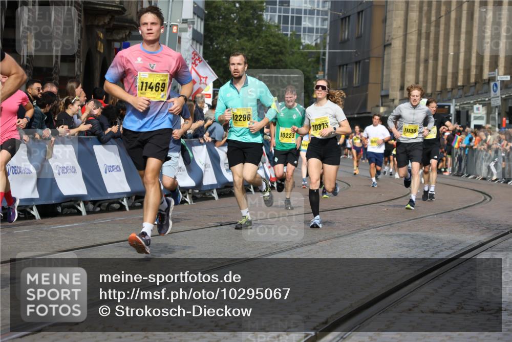 13.09.2026 - 21. swb-Marathon Bremen Strokosch-Dieckow http://msf.ph/oto/10295067 13.09.2026 10:47:39 Ziel 10189, 10310, 10319, 10744, 10807, 10898, 11187, 11269, 11462, 11650, 11651, 11814, 12048, 12195, 12298, 13528, 13545, 13589, 10172, 10393, 10592, 11018, 11360, 11634, 11894, 12077, 12278, 12558 meine-sportfotos.de