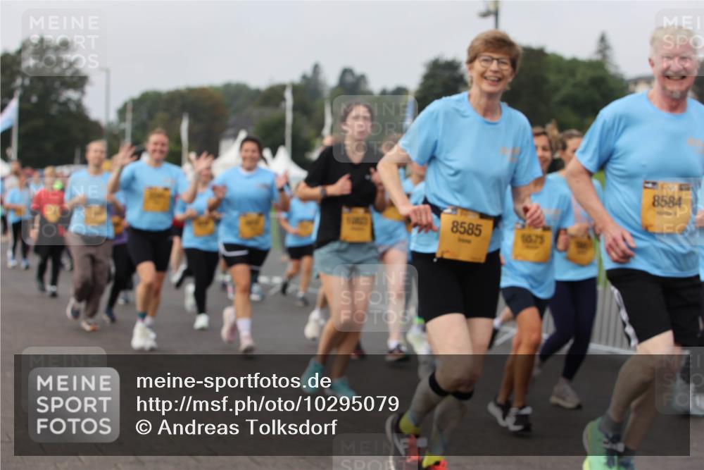 13.09.2026 - Kiel Lauf Andreas Tolksdorf http://msf.ph/oto/10295079 13.09.2026 09:28:33 Kiellinie 8585, 1675, 8584 meine-sportfotos.de