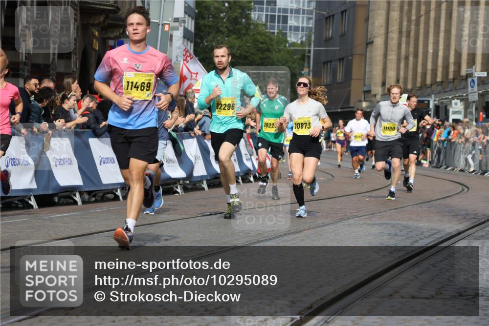 13.09.2026 - 21. swb-Marathon Bremen Strokosch-Dieckow http://msf.ph/oto/10295089 13.09.2026 10:47:40 Ziel 10189, 10310, 10319, 10807, 10898, 11187, 11269, 11462, 11650, 11651, 11814, 12048, 12195, 12298, 13528, 13545, 13589, 10172, 10393, 10592, 11018, 11360, 11634, 11894, 12278, 12558 meine-sportfotos.de