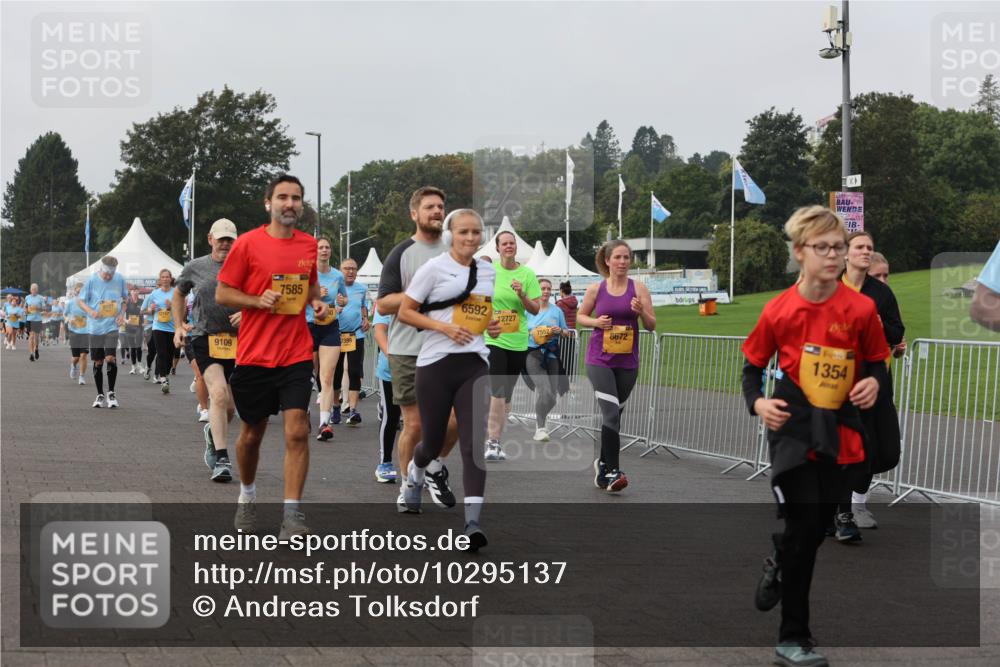 13.09.2026 - Kiel Lauf Andreas Tolksdorf http://msf.ph/oto/10295137 13.09.2026 09:28:40 Kiellinie 12167, 9109, 7585, 6592, 12727, 7552, 8672, 1354 meine-sportfotos.de