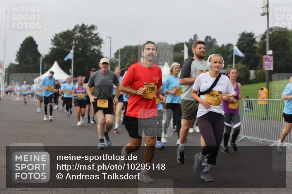 13.09.2026 - Kiel Lauf Andreas Tolksdorf http://msf.ph/oto/10295148 13.09.2026 09:28:40 Kiellinie 9109, 39, 7585, 4, 38, 6592 meine-sportfotos.de
