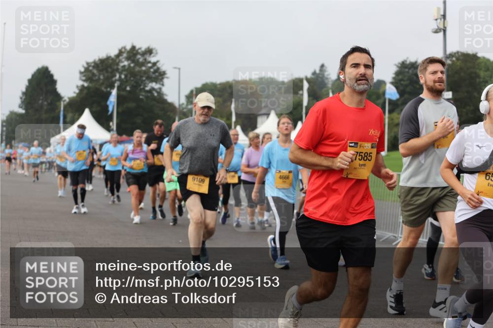 13.09.2026 - Kiel Lauf Andreas Tolksdorf http://msf.ph/oto/10295153 13.09.2026 09:28:41 Kiellinie 9109, 4666, 38, 7585, 65 meine-sportfotos.de