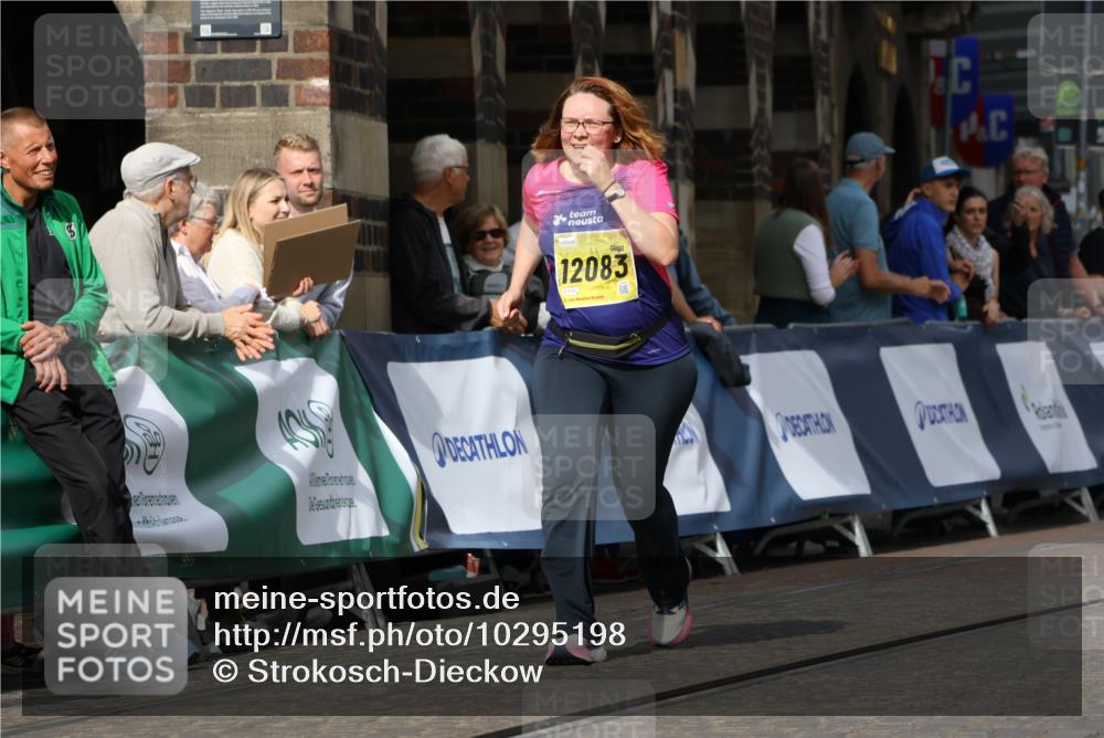 13.09.2026 - 21. swb-Marathon Bremen Strokosch-Dieckow http://msf.ph/oto/10295198 13.09.2026 11:23:03 Ziel 11574, 10349, 10754, 10925 meine-sportfotos.de