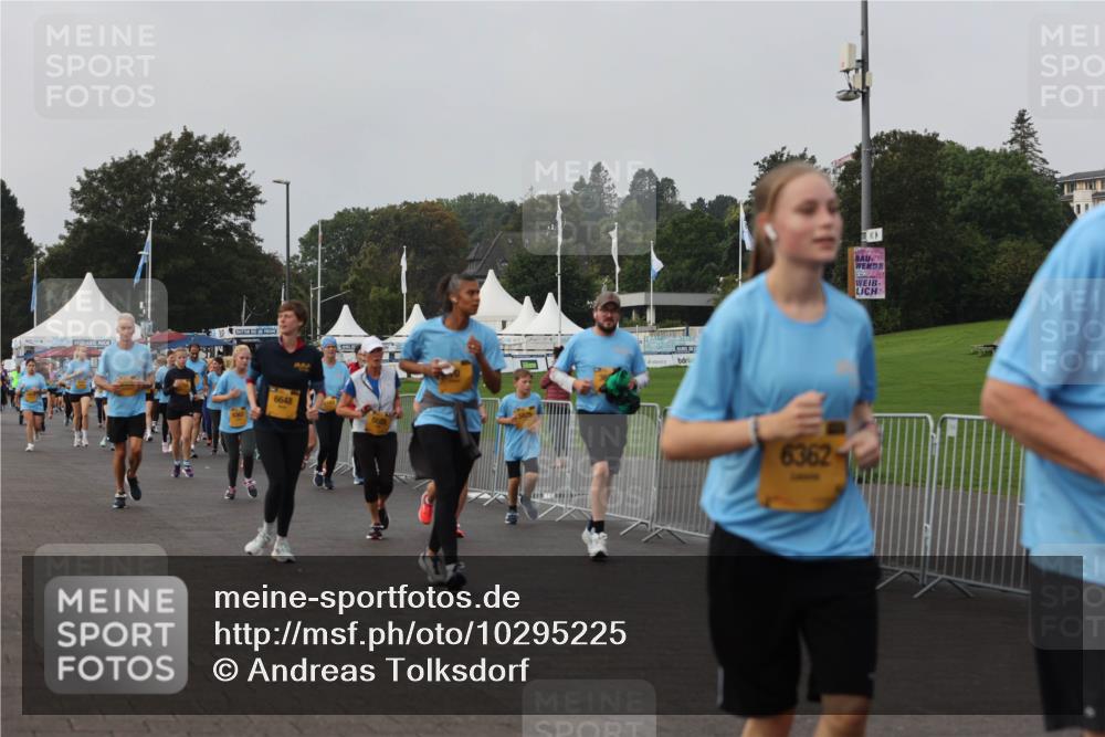 13.09.2026 - Kiel Lauf Andreas Tolksdorf http://msf.ph/oto/10295225 13.09.2026 09:28:49 Kiellinie 6648, 6362 meine-sportfotos.de