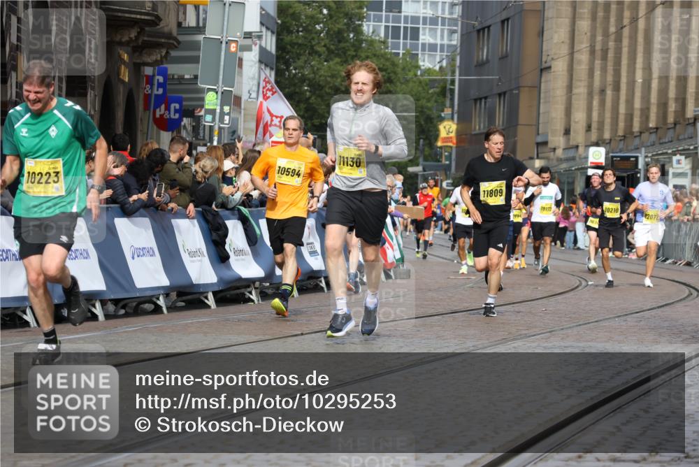 13.09.2026 - 21. swb-Marathon Bremen Strokosch-Dieckow http://msf.ph/oto/10295253 13.09.2026 10:47:43 Ziel 10189, 10270, 10310, 10319, 10807, 10873, 10898, 11187, 11269, 11462, 11469, 11646, 12048, 12195, 12296, 12298, 13521, 13528, 13545, 13589, 10172, 10592, 11018, 11360, 11634, 11735, 12278, 12558 meine-sportfotos.de