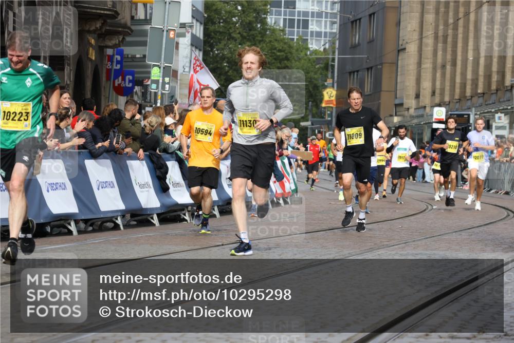13.09.2026 - 21. swb-Marathon Bremen Strokosch-Dieckow http://msf.ph/oto/10295298 13.09.2026 10:47:43 Ziel 10189, 10270, 10310, 10319, 10807, 10873, 10898, 11187, 11269, 11462, 11469, 11646, 12048, 12195, 12296, 12298, 13521, 13528, 13545, 13589, 10172, 10592, 11018, 11360, 11634, 11735, 12278, 12558 meine-sportfotos.de