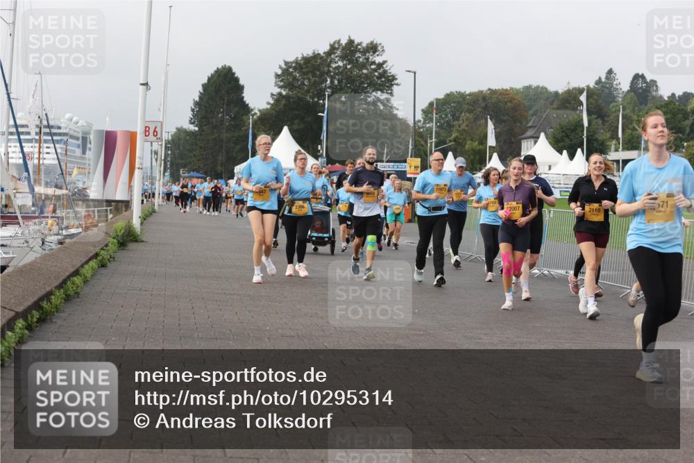 13.09.2026 - Kiel Lauf Andreas Tolksdorf http://msf.ph/oto/10295314 13.09.2026 09:29:02 Kiellinie 6, 2366, 6658, 11973, 2007, 2110, 571 meine-sportfotos.de