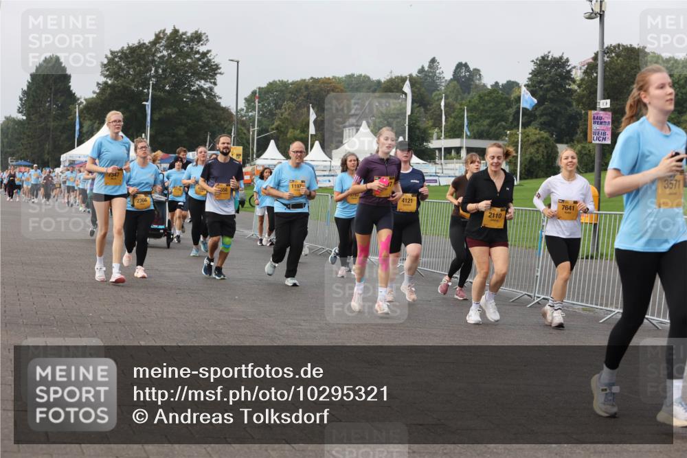 13.09.2026 - Kiel Lauf Andreas Tolksdorf http://msf.ph/oto/10295321 13.09.2026 09:29:03 Kiellinie 7347, 1197, 4121, 2366, 2110, 4, 7641, 3571 meine-sportfotos.de
