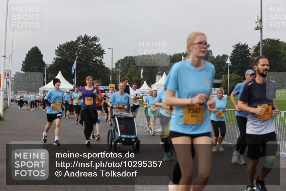 13.09.2026 - Kiel Lauf Andreas Tolksdorf http://msf.ph/oto/10295357 13.09.2026 09:29:07 Kiellinie 36, 2779, 8790, 7347, 2867 meine-sportfotos.de
