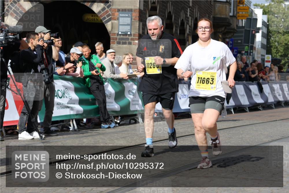 13.09.2026 - 21. swb-Marathon Bremen Strokosch-Dieckow http://msf.ph/oto/10295372 13.09.2026 11:23:36 Ziel 10349, 10754, 10925, 12340, 10292 meine-sportfotos.de