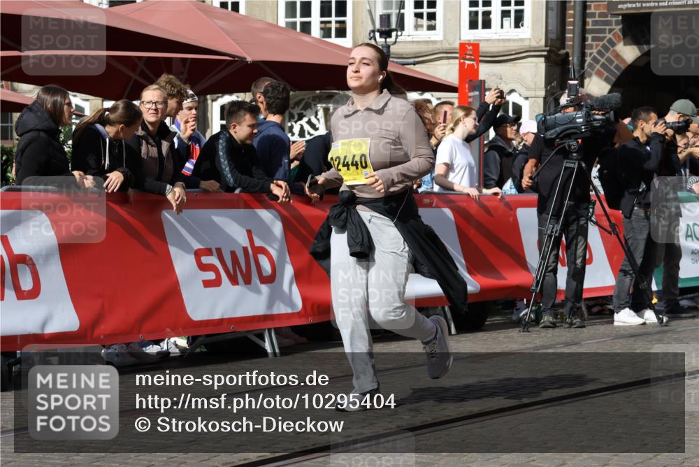 13.09.2026 - 21. swb-Marathon Bremen Strokosch-Dieckow http://msf.ph/oto/10295404 13.09.2026 11:23:42 Ziel 10349, 10754, 10925, 11266, 11663, 12340, 10292, 10970 meine-sportfotos.de