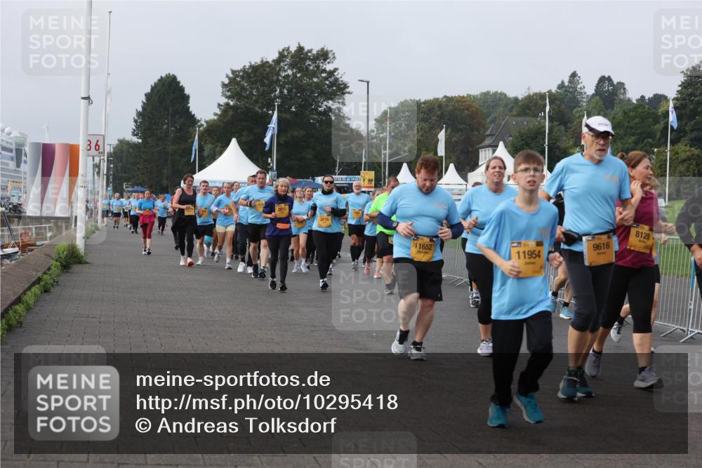 13.09.2026 - Kiel Lauf Andreas Tolksdorf http://msf.ph/oto/10295418 13.09.2026 09:29:19 Kiellinie 36, 2811, 2816, 11652, 11954, 9616, 8128 meine-sportfotos.de