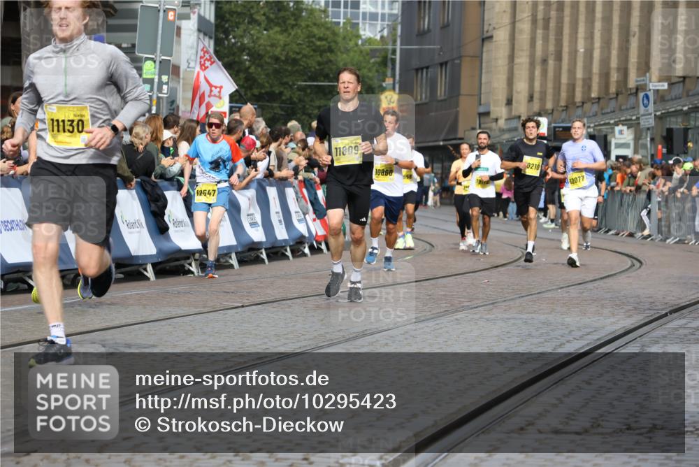 13.09.2026 - 21. swb-Marathon Bremen Strokosch-Dieckow http://msf.ph/oto/10295423 13.09.2026 10:47:44 Ziel 10189, 10223, 10270, 10310, 10319, 10807, 10873, 10898, 11187, 11269, 11462, 11469, 11646, 12048, 12195, 12296, 12298, 12318, 13521, 13528, 13545, 10592, 11018, 11360, 11634, 11735, 12278, 12487, 12558 meine-sportfotos.de