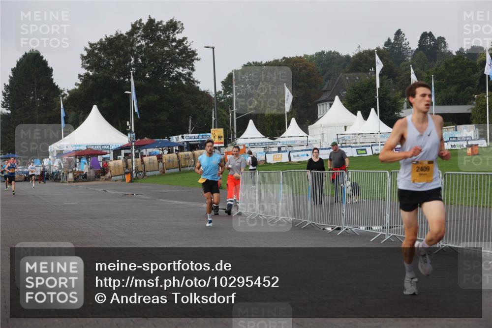 13.09.2026 - Kiel Lauf Andreas Tolksdorf http://msf.ph/oto/10295452 13.09.2026 09:20:40 Kiellinie 2409 meine-sportfotos.de