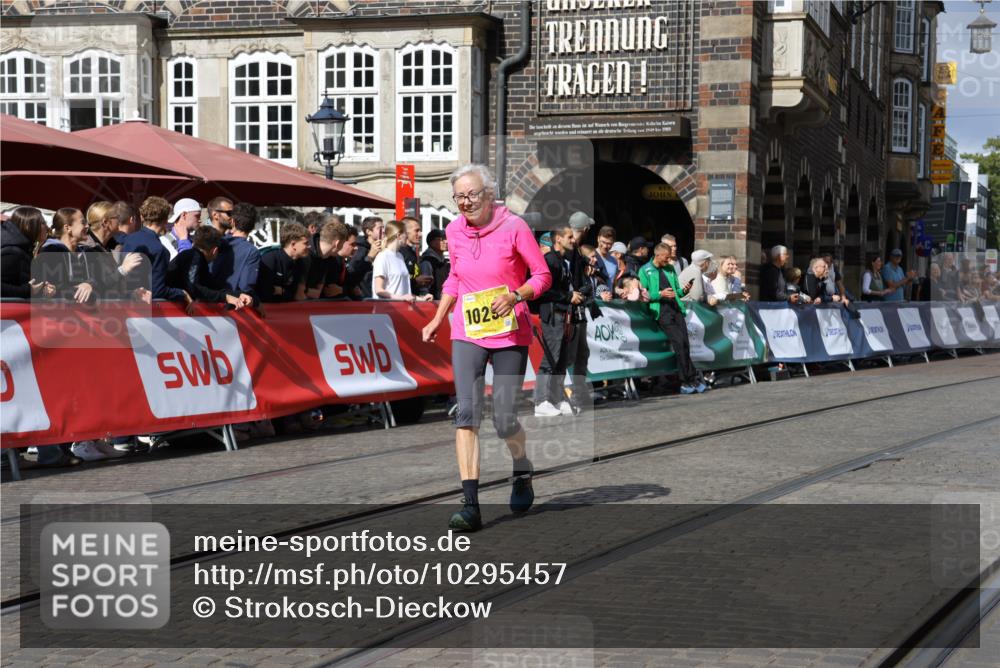 13.09.2026 - 21. swb-Marathon Bremen Strokosch-Dieckow http://msf.ph/oto/10295457 13.09.2026 11:24:01 Ziel 12440 meine-sportfotos.de