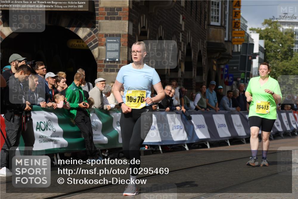 13.09.2026 - 21. swb-Marathon Bremen Strokosch-Dieckow http://msf.ph/oto/10295469 13.09.2026 11:24:07 Ziel 10292, 11712 meine-sportfotos.de