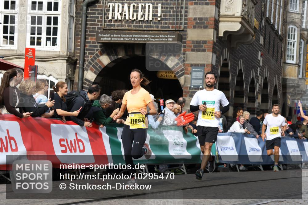 13.09.2026 - 21. swb-Marathon Bremen Strokosch-Dieckow http://msf.ph/oto/10295470 13.09.2026 10:47:53 Ziel 10189, 10210, 10223, 10270, 10310, 10594, 10807, 10860, 10873, 11130, 11469, 11646, 11809, 11894, 12077, 12195, 12296, 12318, 12547, 13521, 10142, 10329, 11058, 11193, 11735, 12278, 12354, 12487, 13620 meine-sportfotos.de