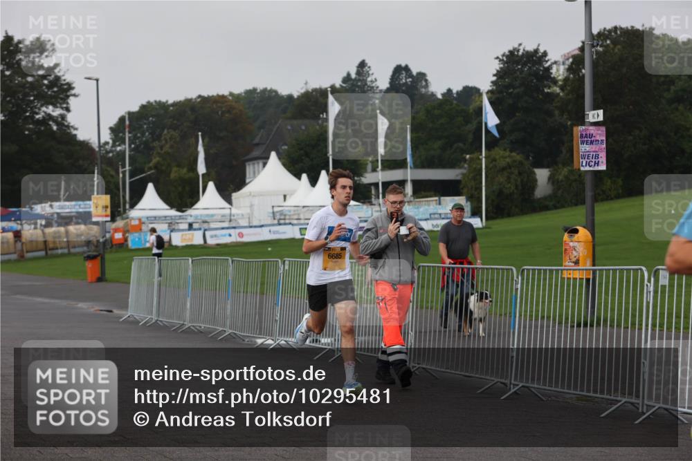 13.09.2026 - Kiel Lauf Andreas Tolksdorf http://msf.ph/oto/10295481 13.09.2026 09:20:55 Kiellinie 6685 meine-sportfotos.de