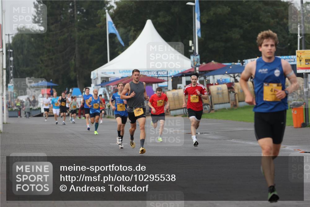 13.09.2026 - Kiel Lauf Andreas Tolksdorf http://msf.ph/oto/10295538 13.09.2026 09:21:11 Kiellinie 60, 7958, 3766, 11516 meine-sportfotos.de