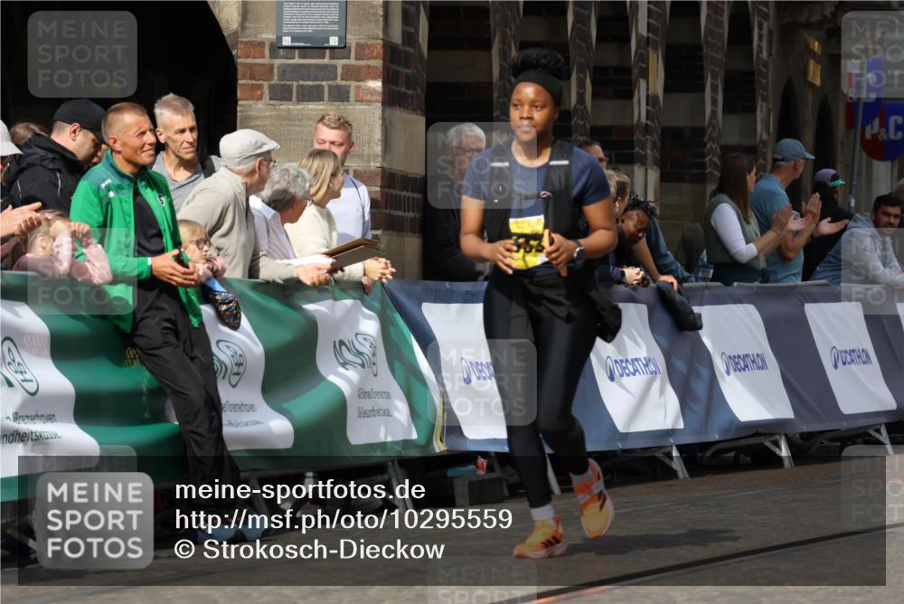 13.09.2026 - 21. swb-Marathon Bremen Strokosch-Dieckow http://msf.ph/oto/10295559 13.09.2026 11:25:24 Ziel 10732, 12471 meine-sportfotos.de