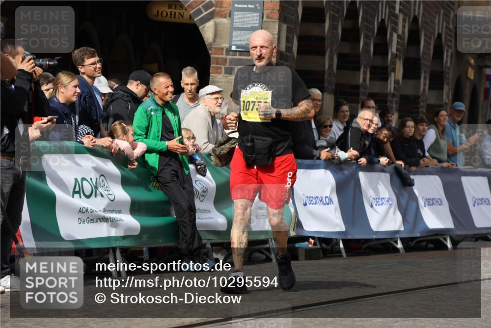 13.09.2026 - 21. swb-Marathon Bremen Strokosch-Dieckow http://msf.ph/oto/10295594 13.09.2026 11:25:38 Ziel 10533 meine-sportfotos.de