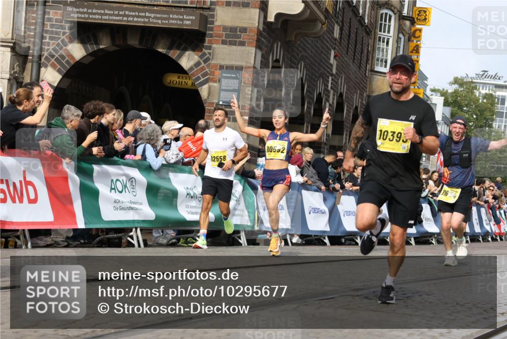13.09.2026 - 21. swb-Marathon Bremen Strokosch-Dieckow http://msf.ph/oto/10295677 13.09.2026 10:47:55 Ziel 10172, 10189, 10210, 10223, 10270, 10310, 10393, 10594, 10807, 10860, 10873, 11130, 11469, 11646, 11809, 11894, 12077, 12296, 12318, 12547, 13521, 10142, 10329, 11058, 11193, 11735, 12354, 12487, 13620 meine-sportfotos.de