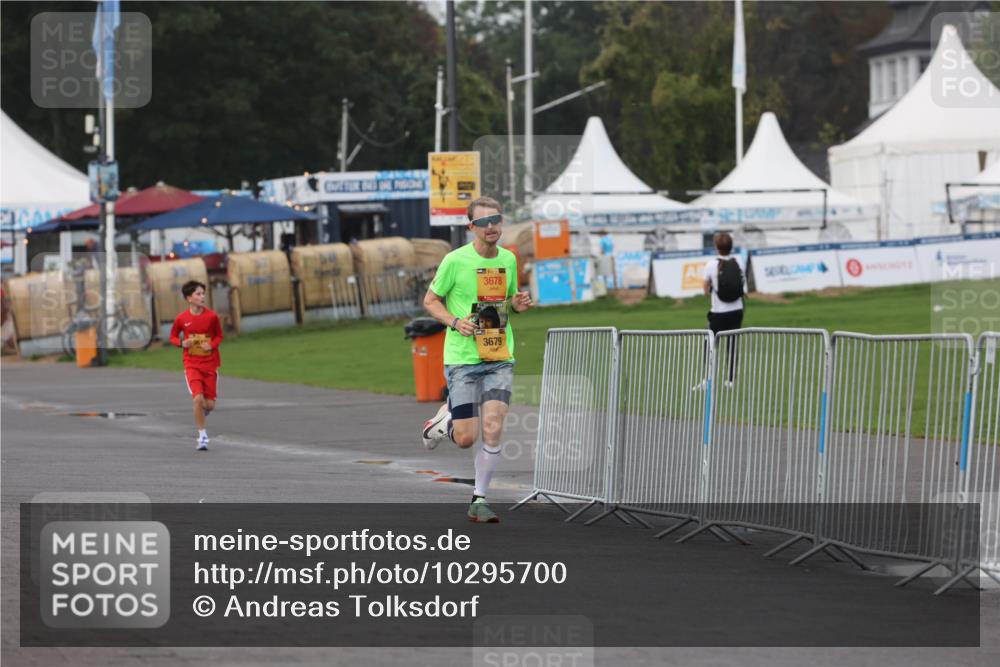 13.09.2026 - Kiel Lauf Andreas Tolksdorf http://msf.ph/oto/10295700 13.09.2026 09:21:50 Kiellinie 3678, 3679 meine-sportfotos.de