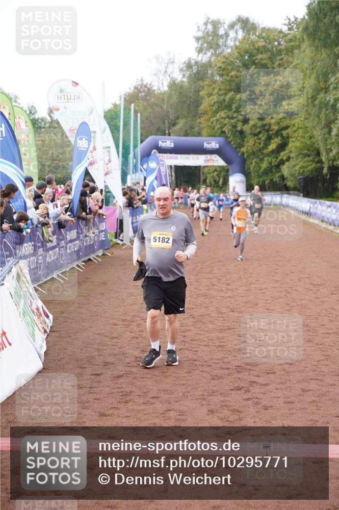 13.09.2026 - Airport Race Dennis Weichert http://msf.ph/oto/10295771 13.09.2026 10:32:59 Ziel 5019, 5182 meine-sportfotos.de
