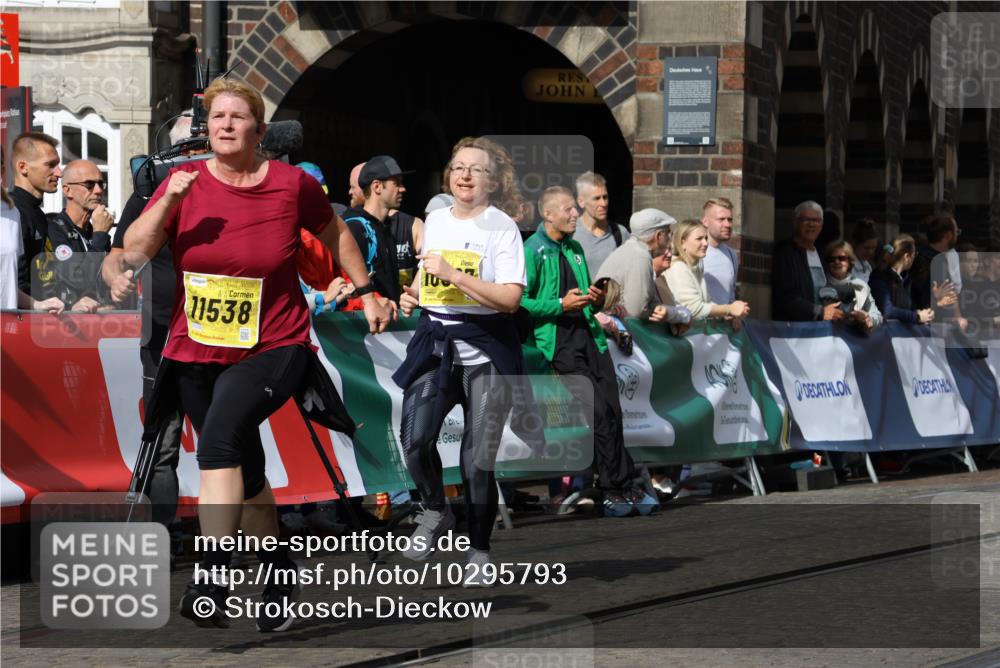 13.09.2026 - 21. swb-Marathon Bremen Strokosch-Dieckow http://msf.ph/oto/10295793 13.09.2026 11:26:44 Ziel 10573, 11254, 11851, 12377, 12408 meine-sportfotos.de