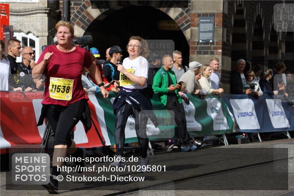 13.09.2026 - 21. swb-Marathon Bremen Strokosch-Dieckow http://msf.ph/oto/10295801 13.09.2026 11:26:44 Ziel 10573, 11254, 11851, 12377, 12408 meine-sportfotos.de